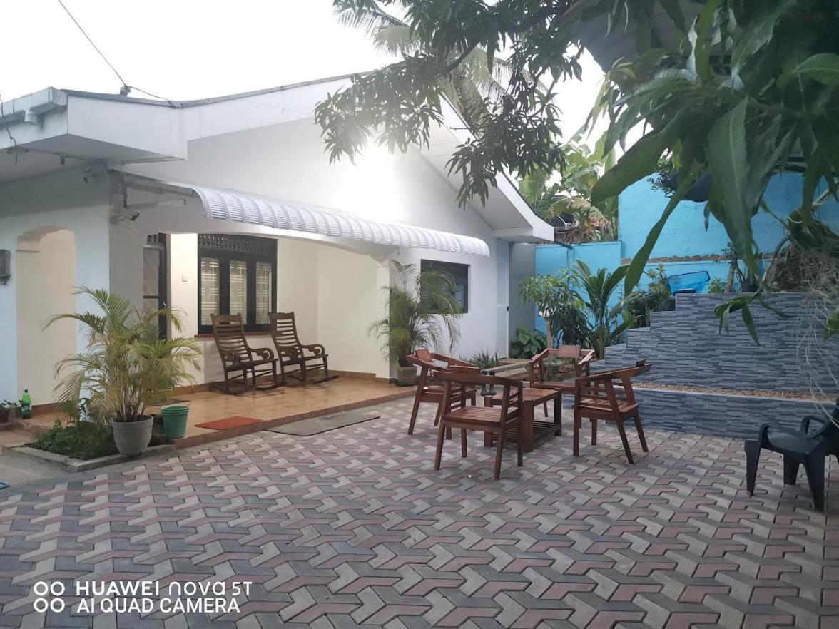 Bee Cottage Negombo Exterior foto